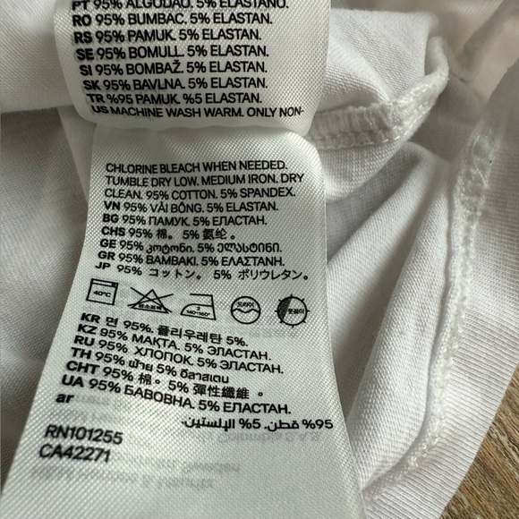 H&M Divided Long Sleeve Crop White Tee Shirt Women’s Size Small Layering Preppy - Picture 6 of 9